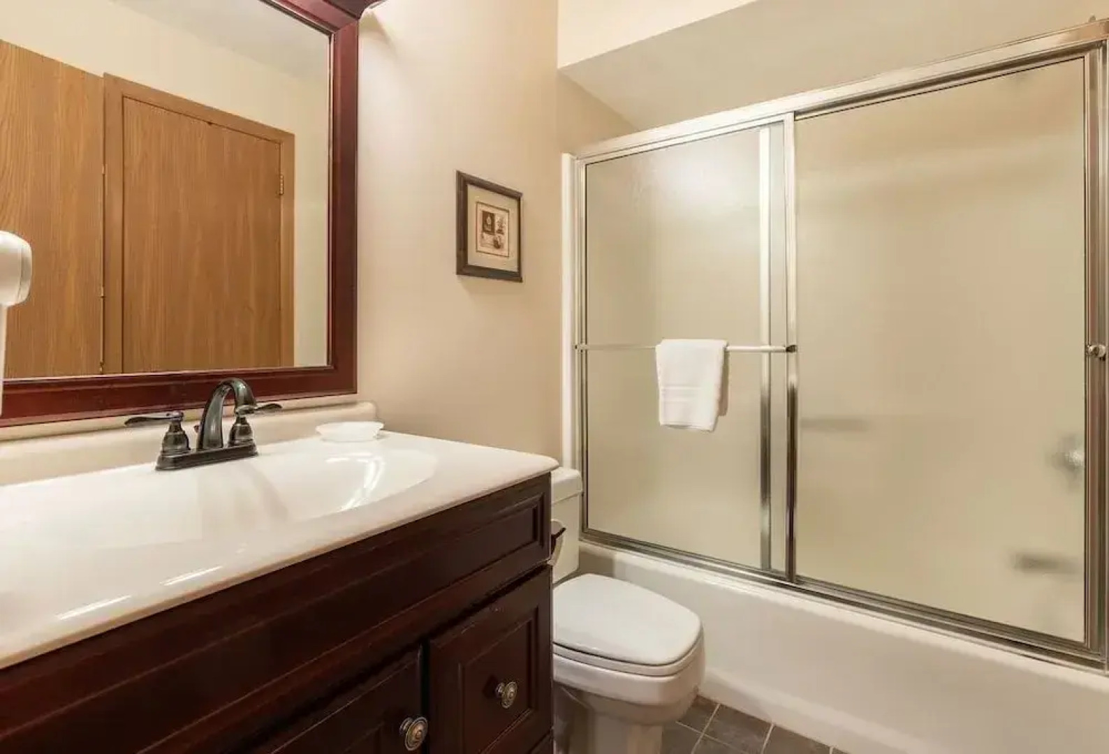 Seven Springs 1 Bedroom Deluxe Condo, Pet Friendly! by RedAwning