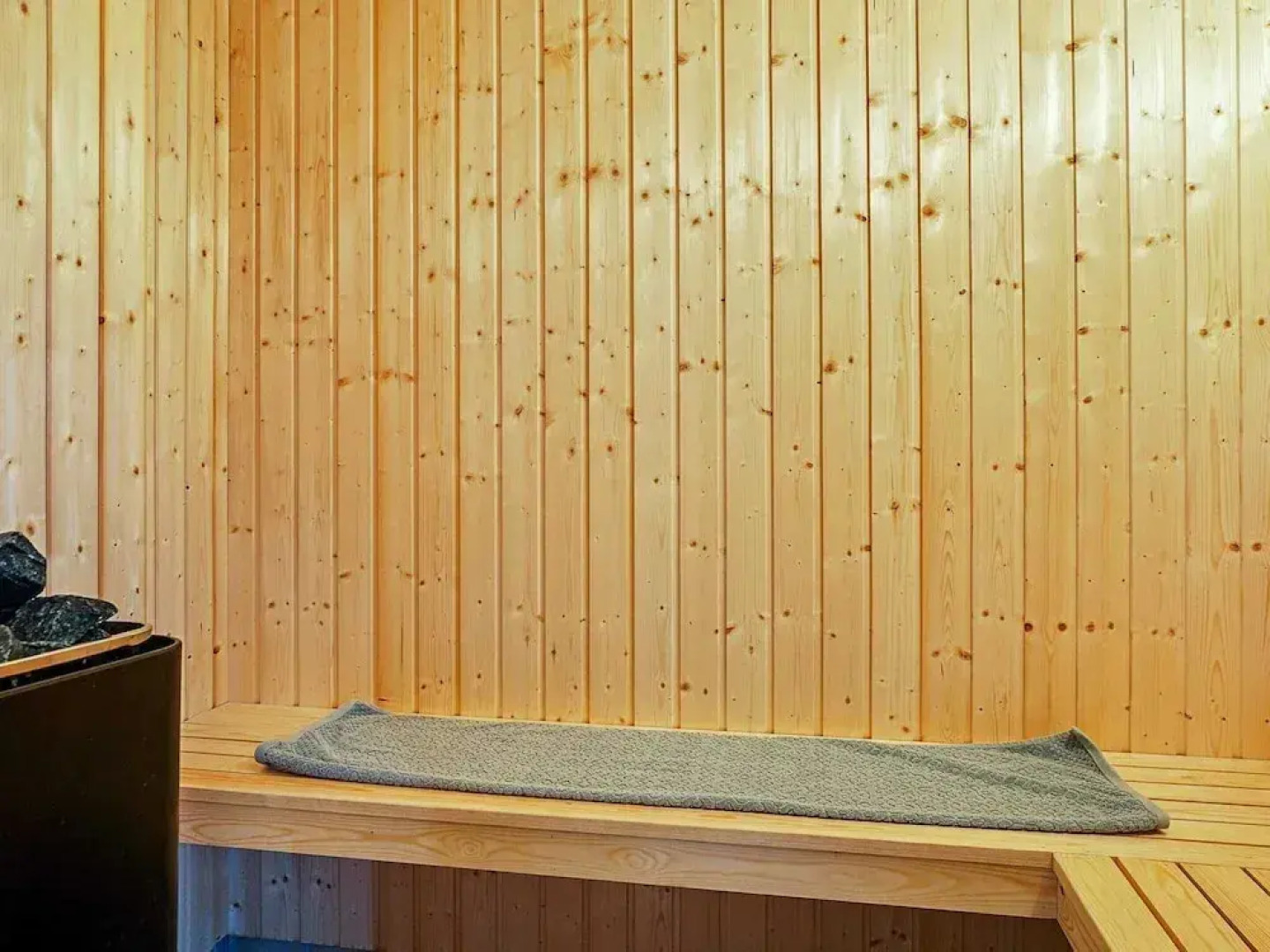 Spacious Holiday Home in Grenå near Sea