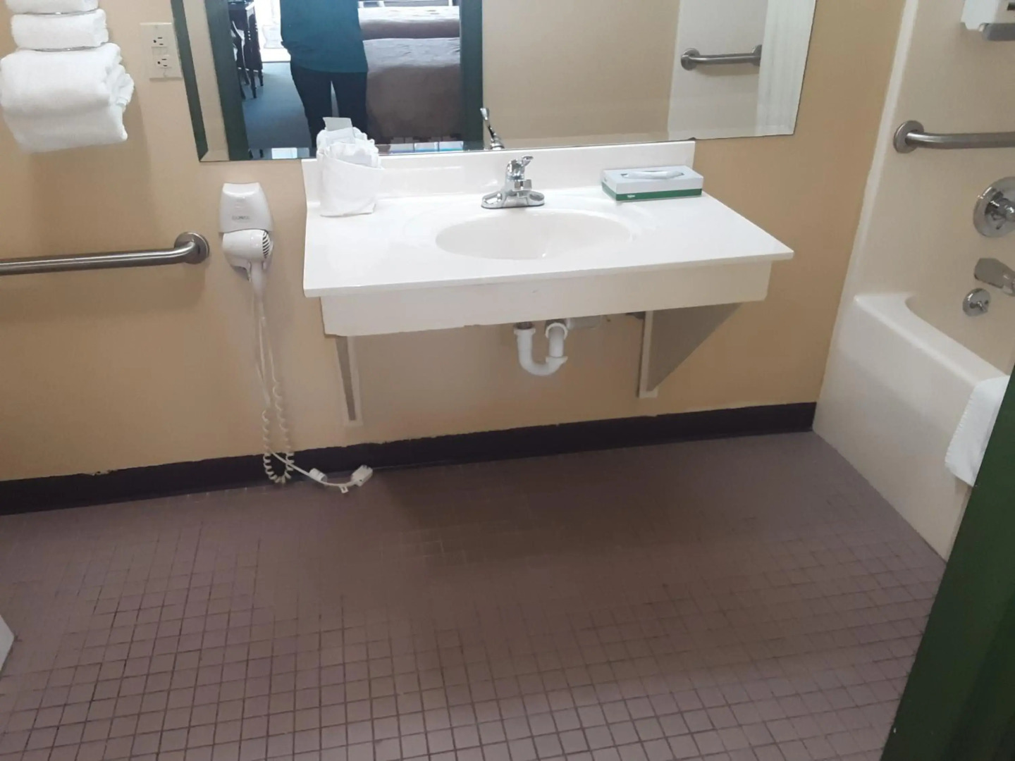 Angel Inn Near IMAX, a Travelodge by Wyndham