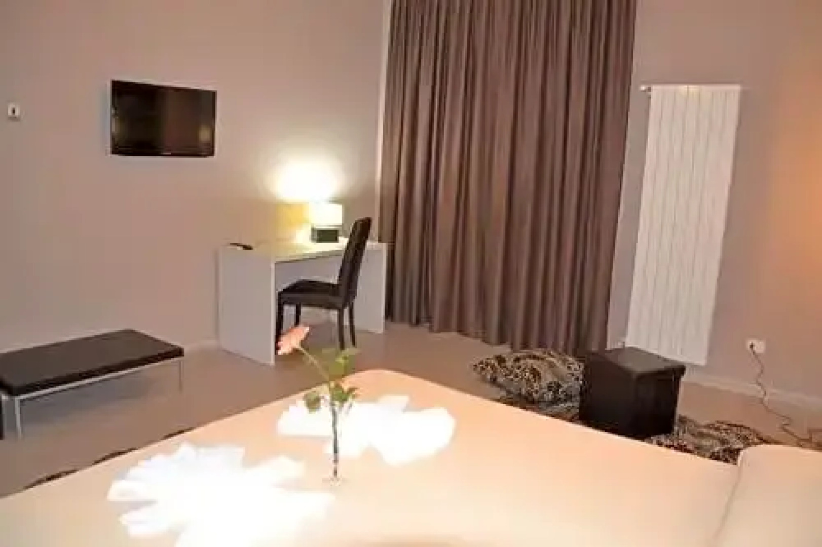 Fly In The World B&B