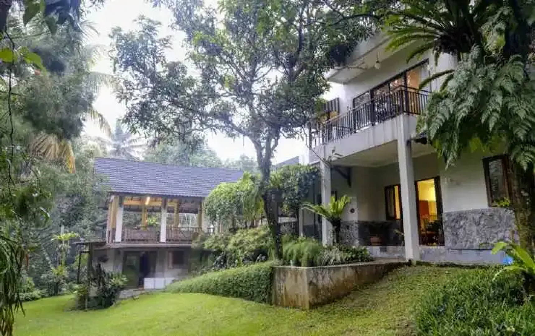 Villa Heliconia 6BR Rumah Gadog