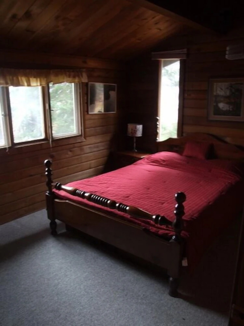 Algonquin Cottage Outpost