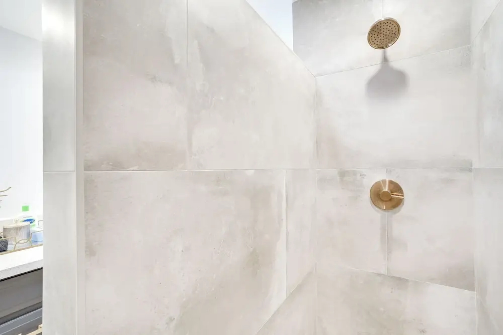 Chic Santa Paula Home w/ Mountain & City Views!