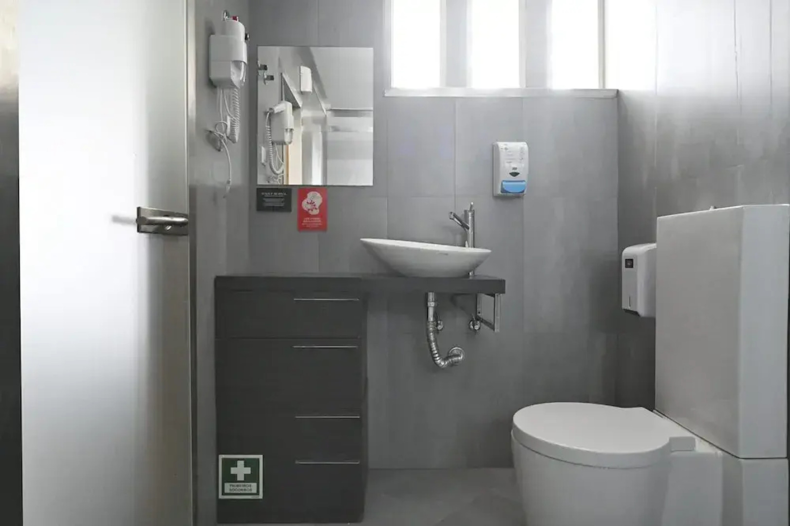 Famous Crows Lisbon Suites