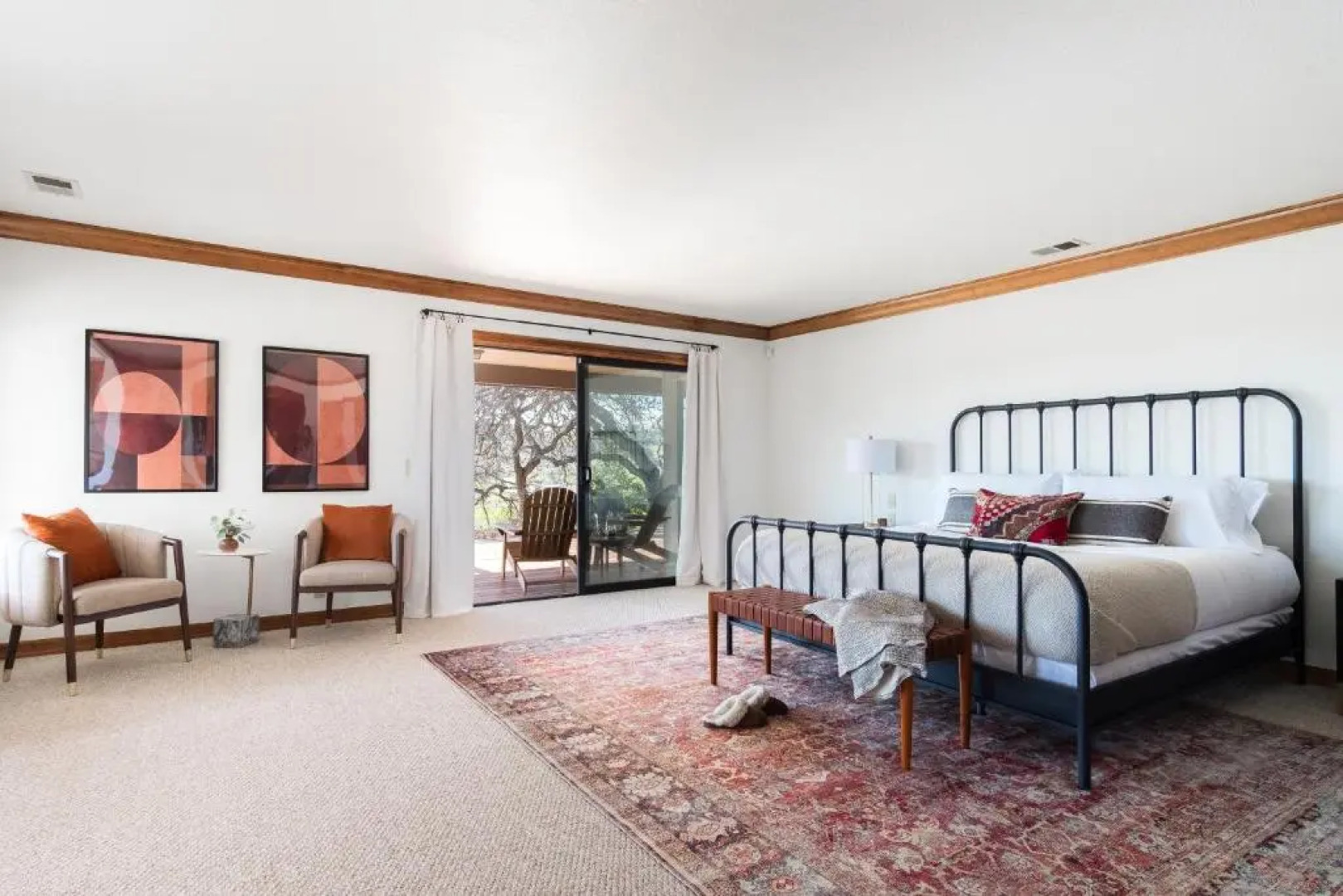 Cathedral by Avantstay Charming Secluded Estate w/ Sauna, Pool Table & Views of the Rolling Hills