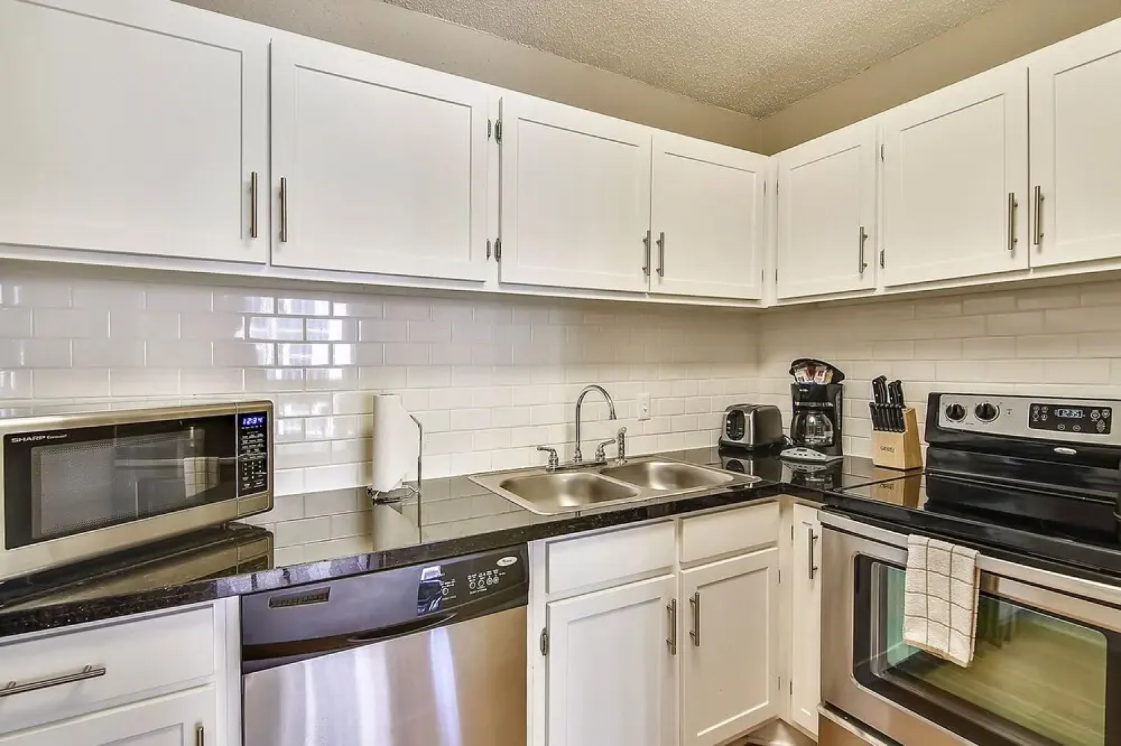 Stay Alfred on Fannin Street