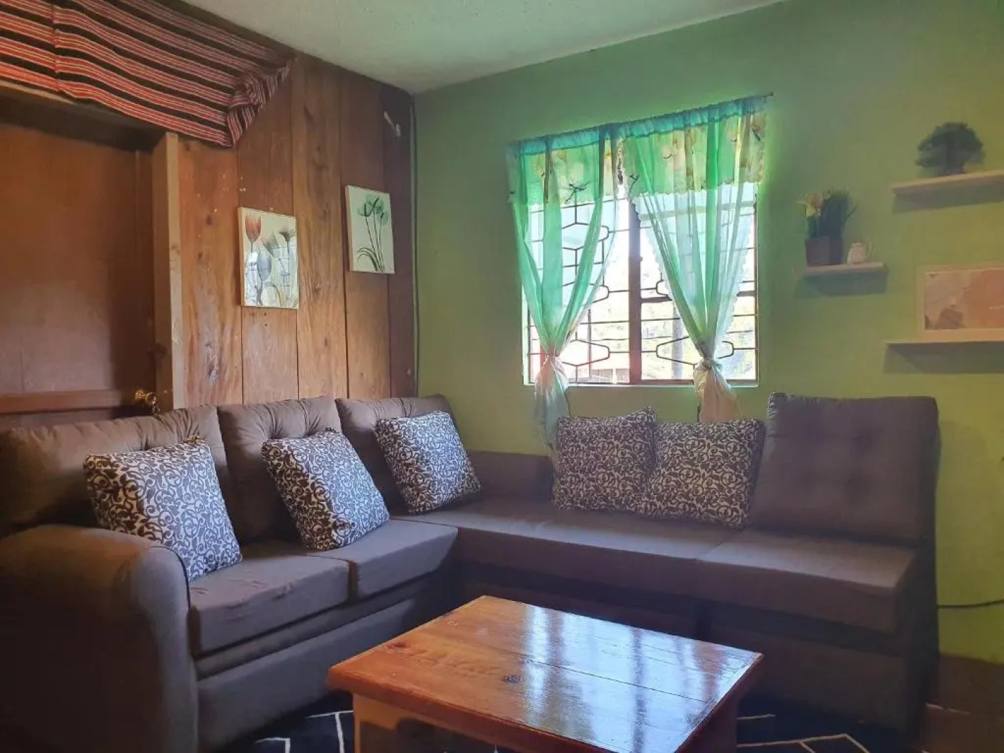 Adelle's Transient, spacious 3-bedroom homestay