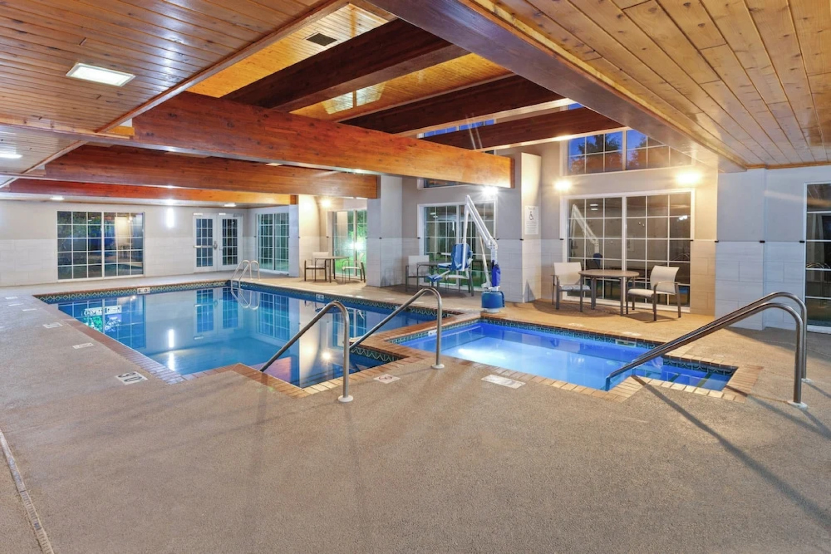 Holiday Inn Express And Suites Port Washington