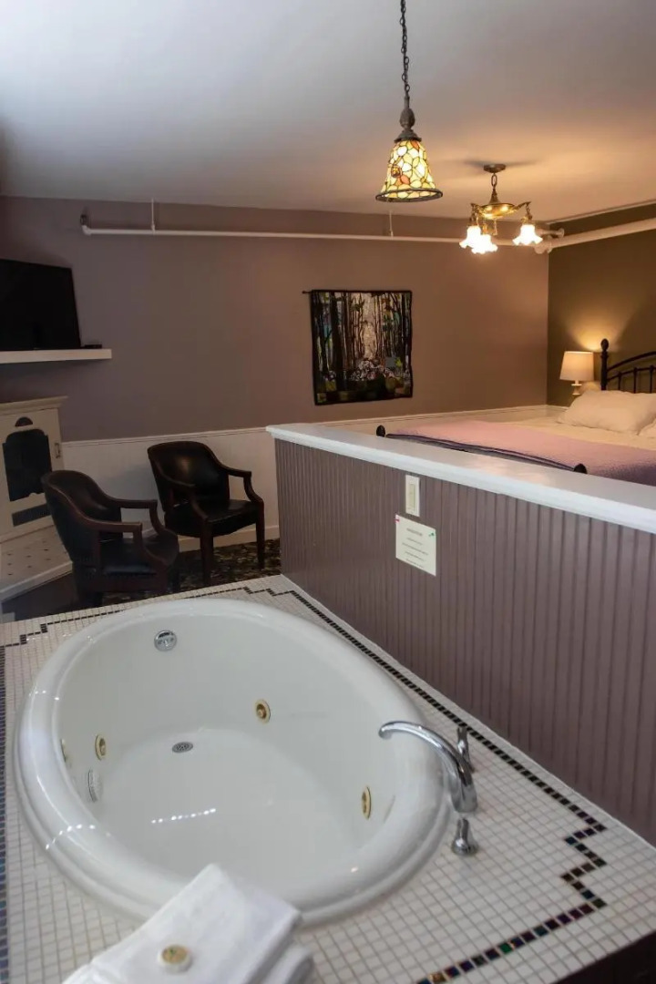 Terrace Inn and 1911 Restaurant