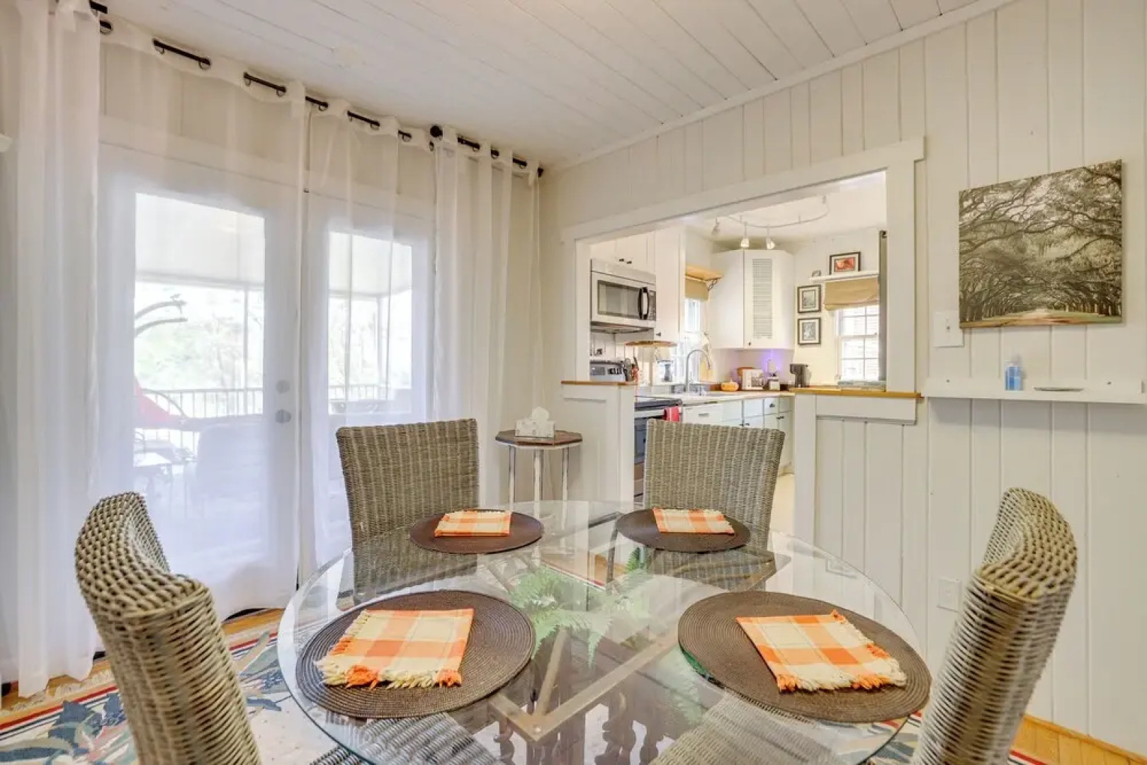 Walk to Downtown: Pet-friendly Cottage in Tyron