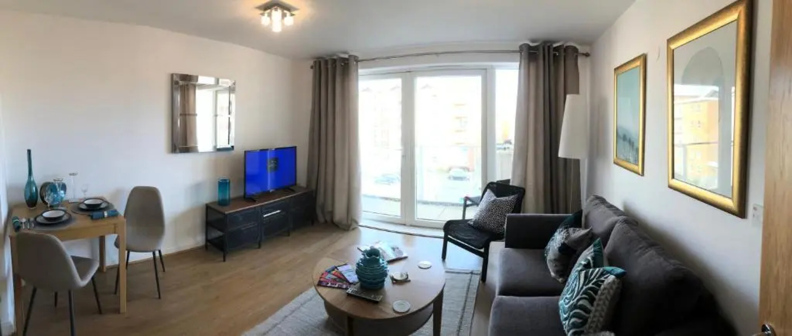 Hansen House Cardiff Apartment with Parking