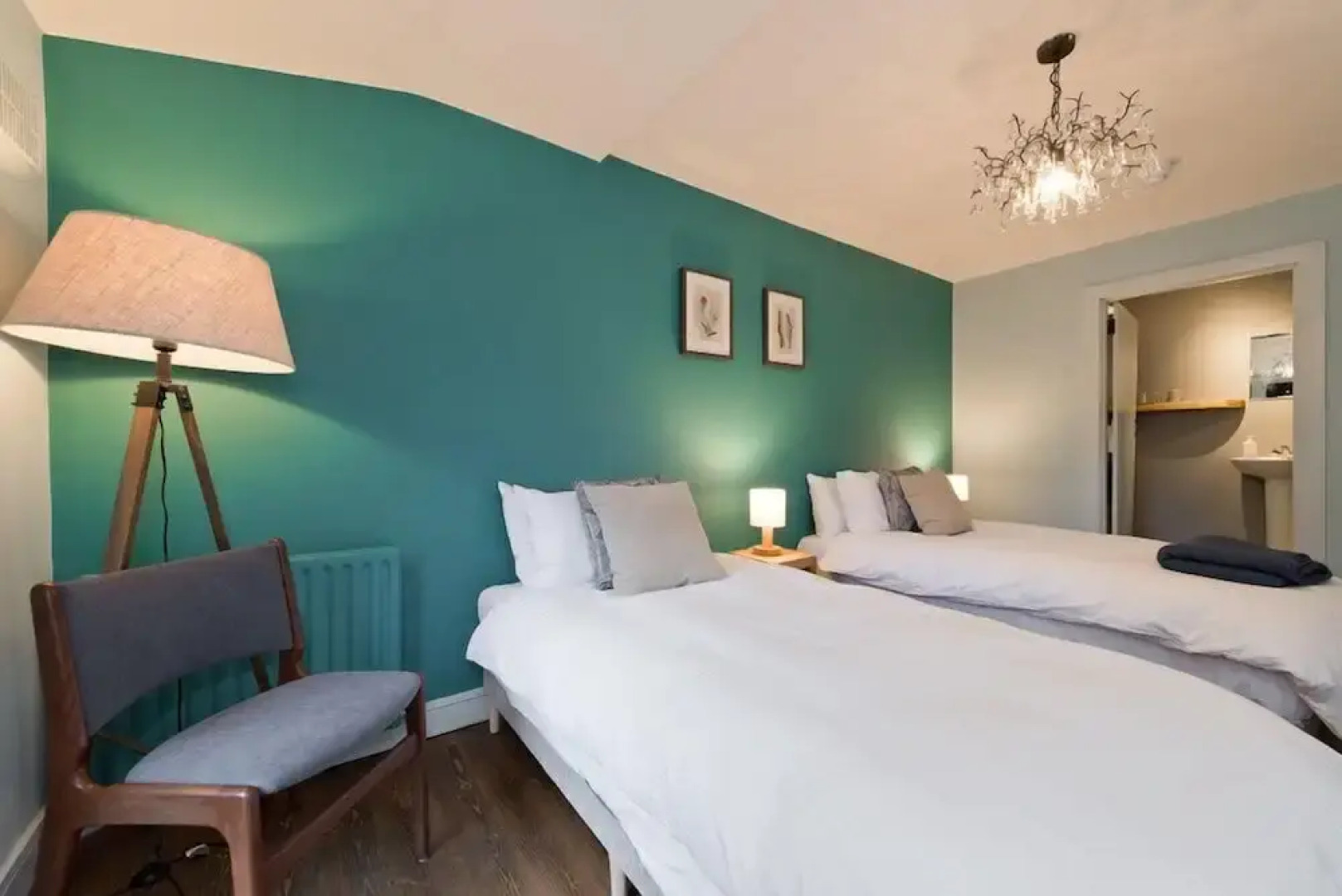 The elbowroom escape