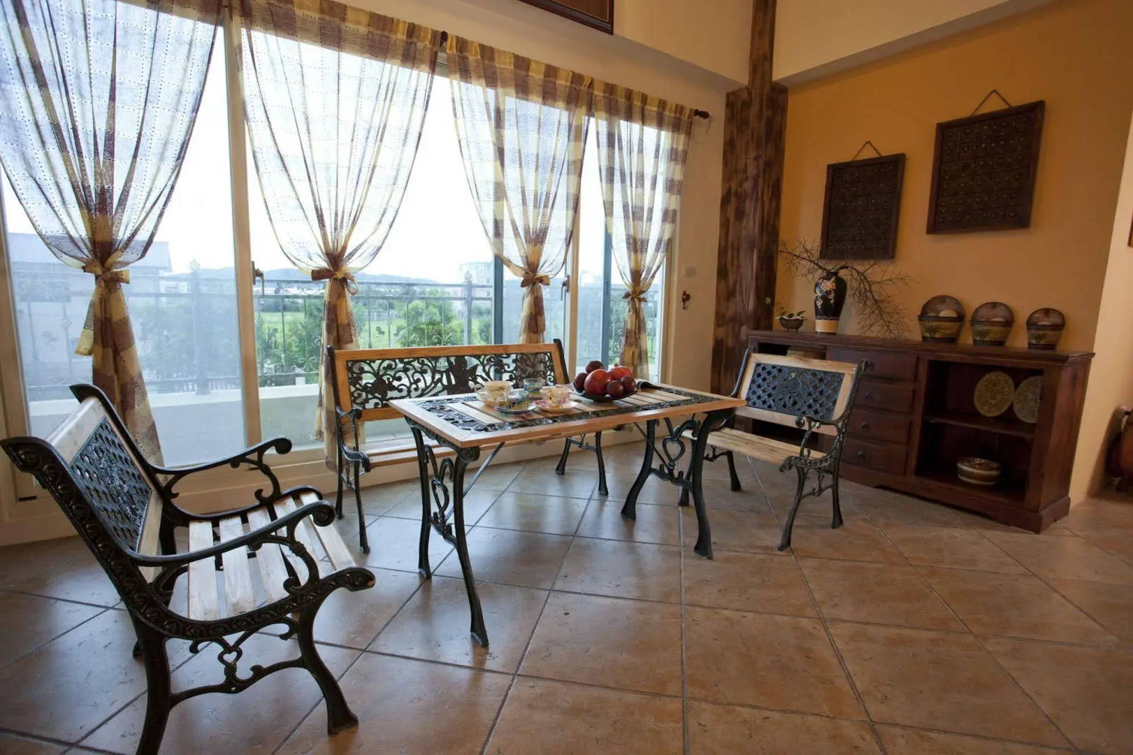 Cloudenjoy B & B