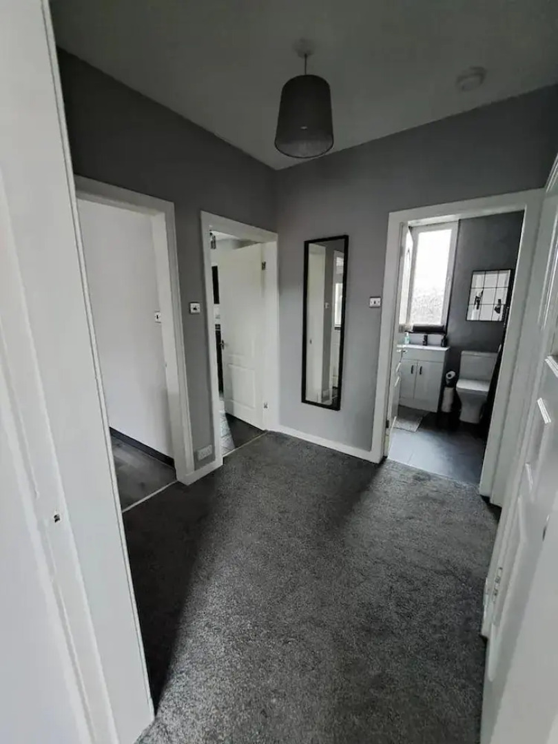Renfrew Apartment Near Glasgow Airport