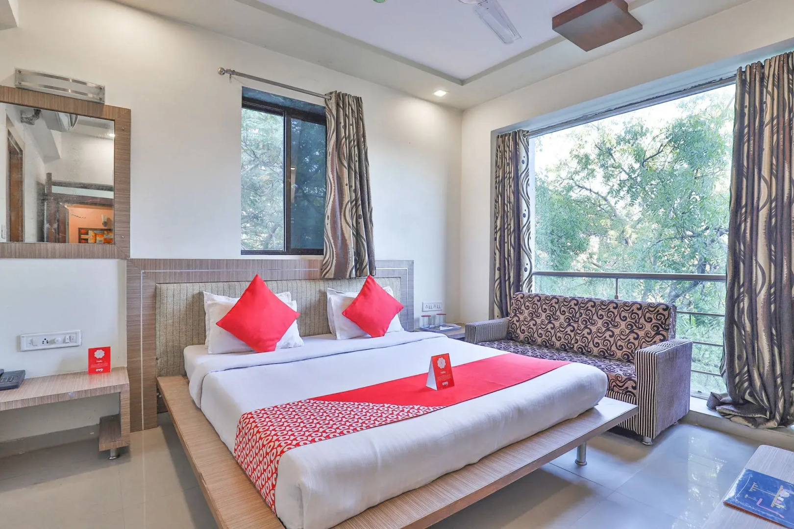 OYO Flagship 2389 Hotel The Grand Pritam