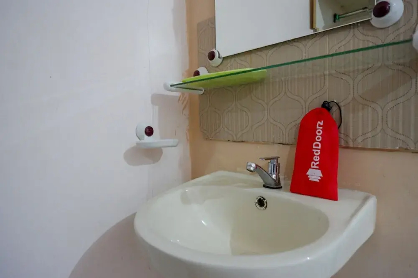 RedDoorz Plus Syariah @ Hotel Boulevard Luwuk