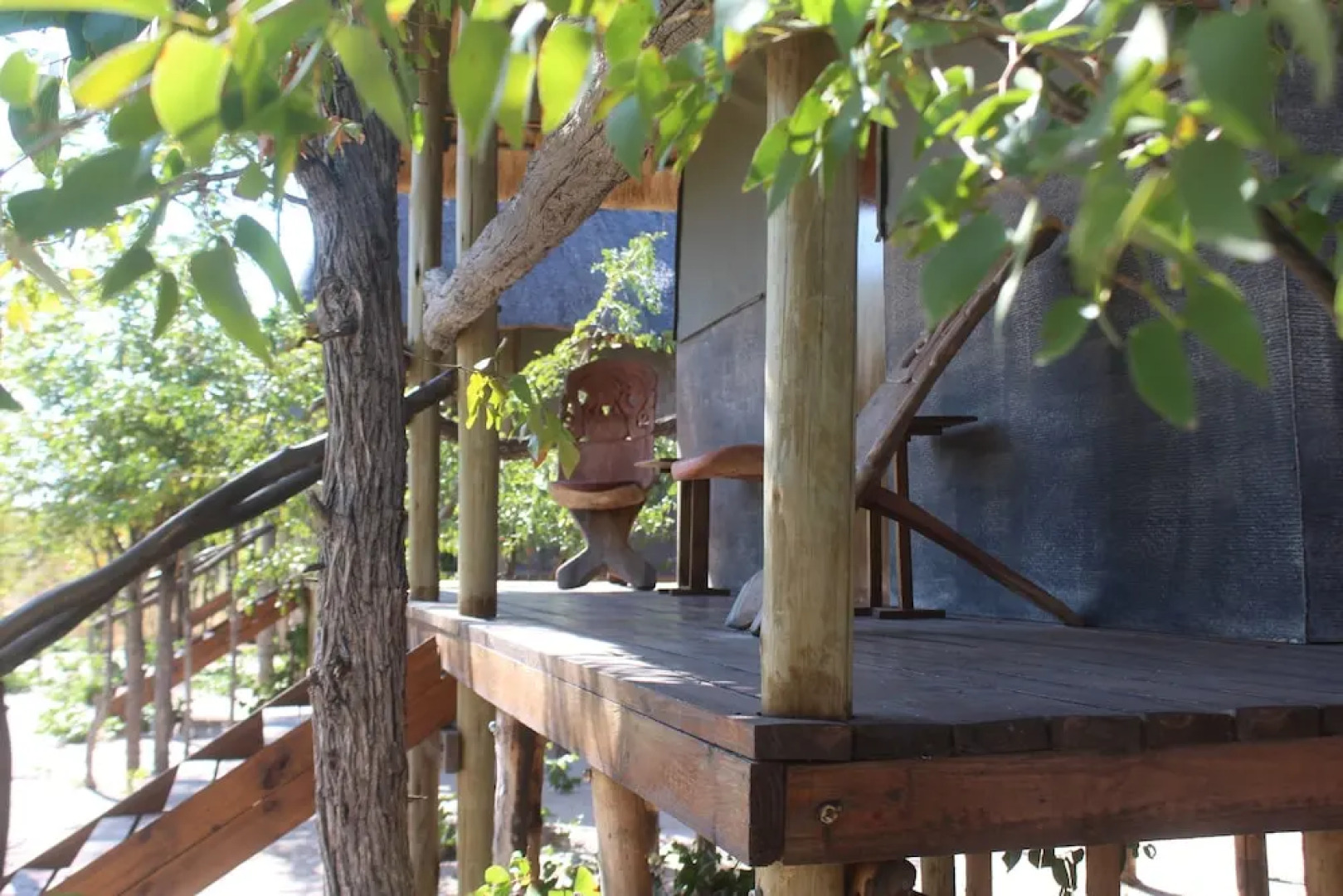 Dzibanana Lodge & Camping