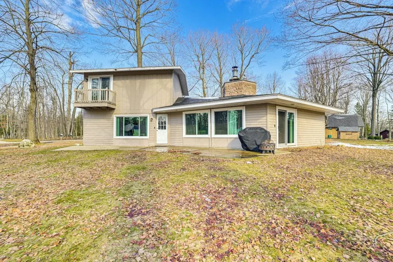 Close to 3 Ski Areas: Michigan Family Retreat!