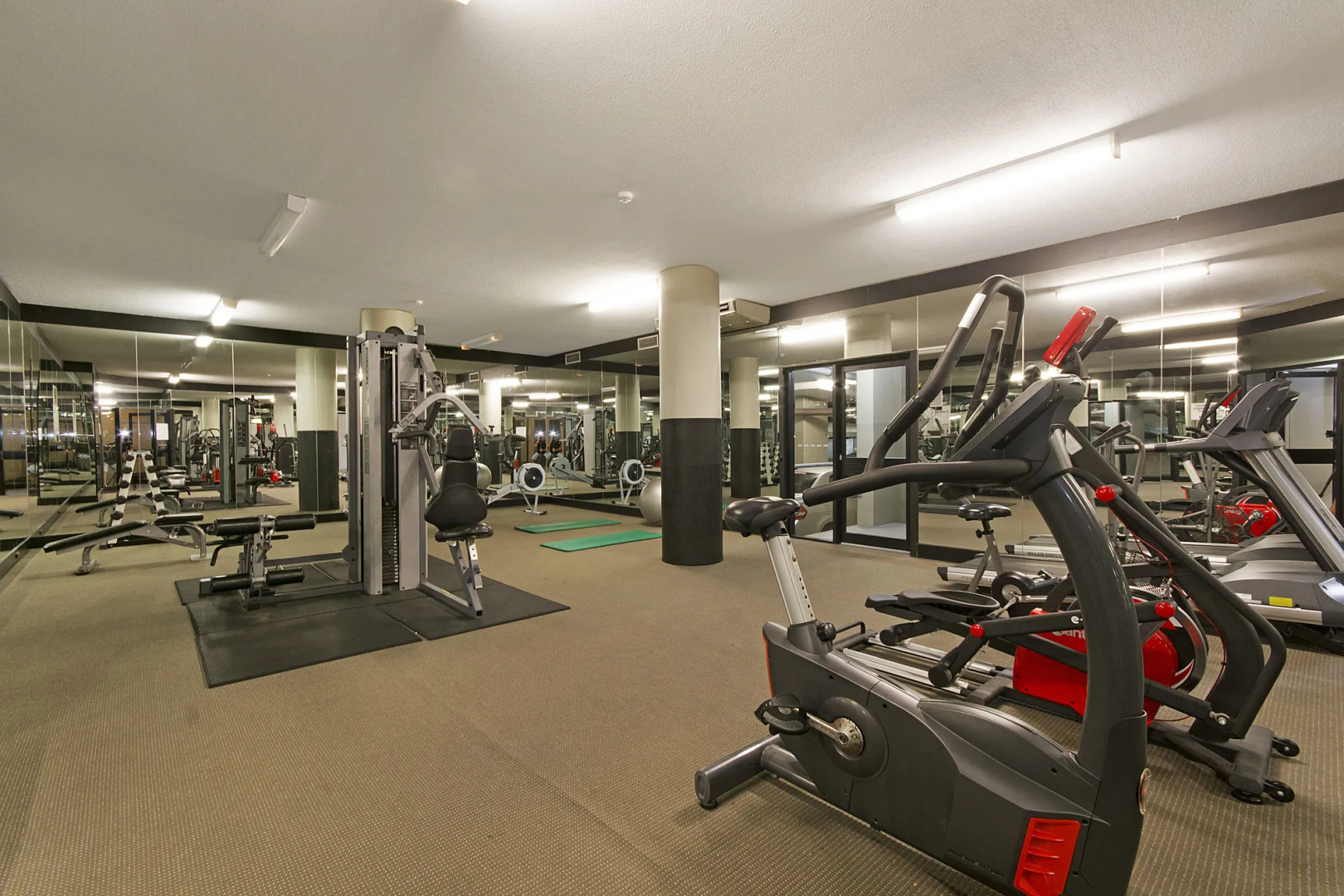 Clubb Coolum Beach Resort
