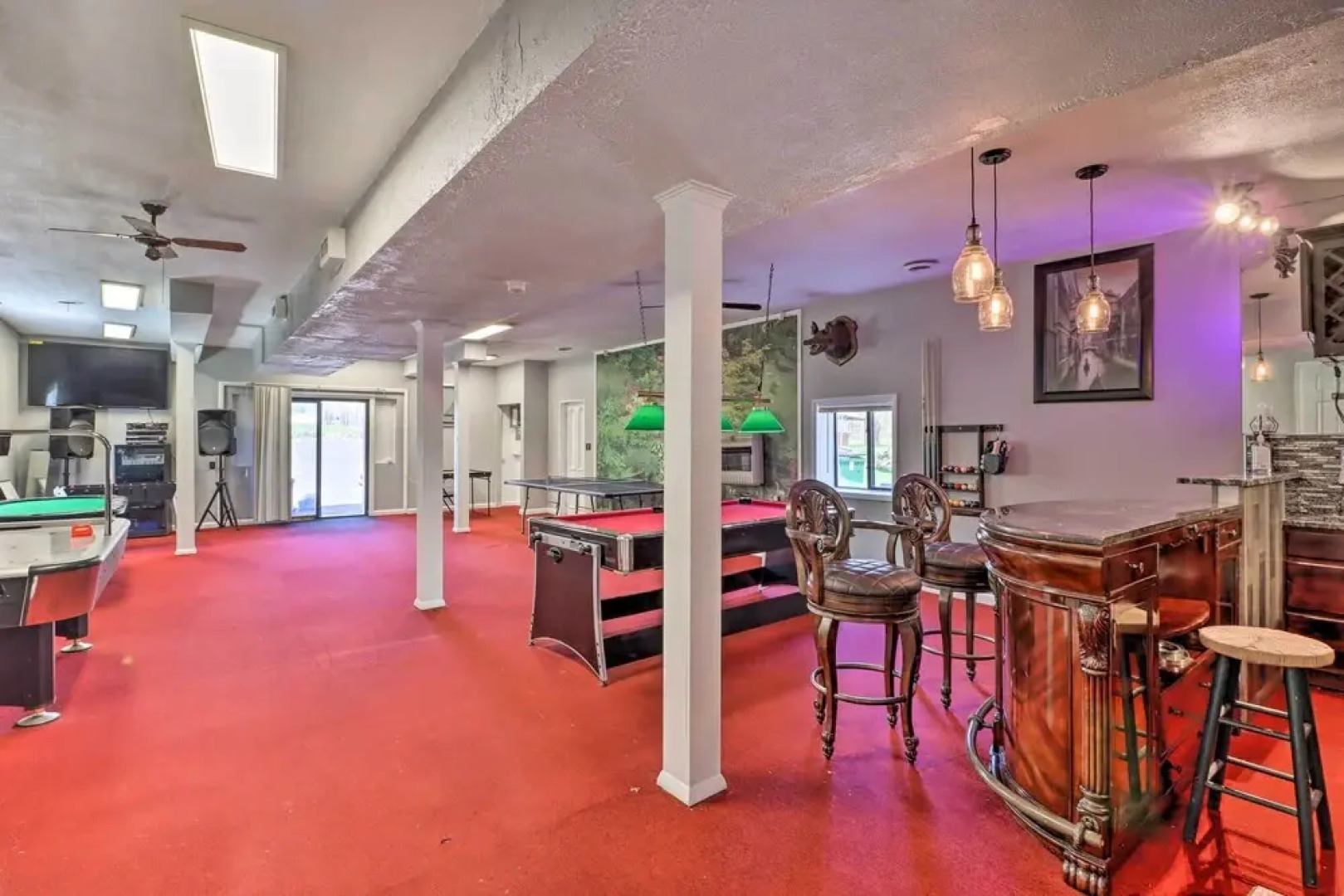 3 Mi to Lake: Spacious Tobyhanna Home & Guest Home