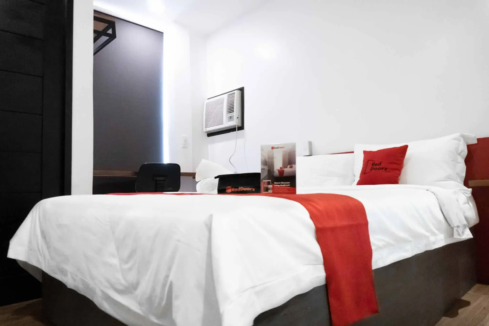 RedDoorz Plus Near Bamboo Organ Las Piñas