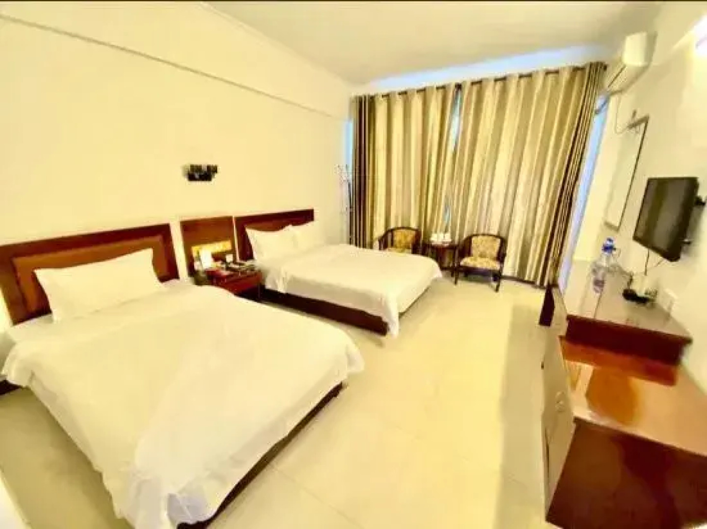 Qiongzhong Xinghua Hotel