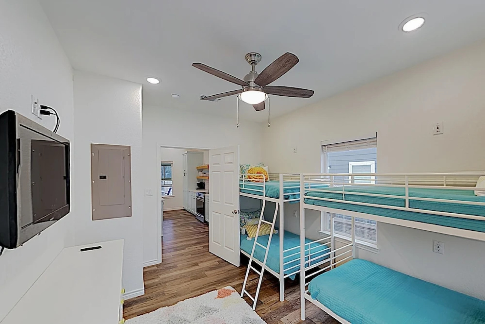 1328 Contour Dr Home