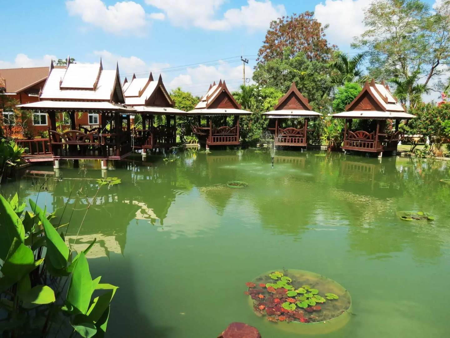 Pongsin Resort and Restaurant