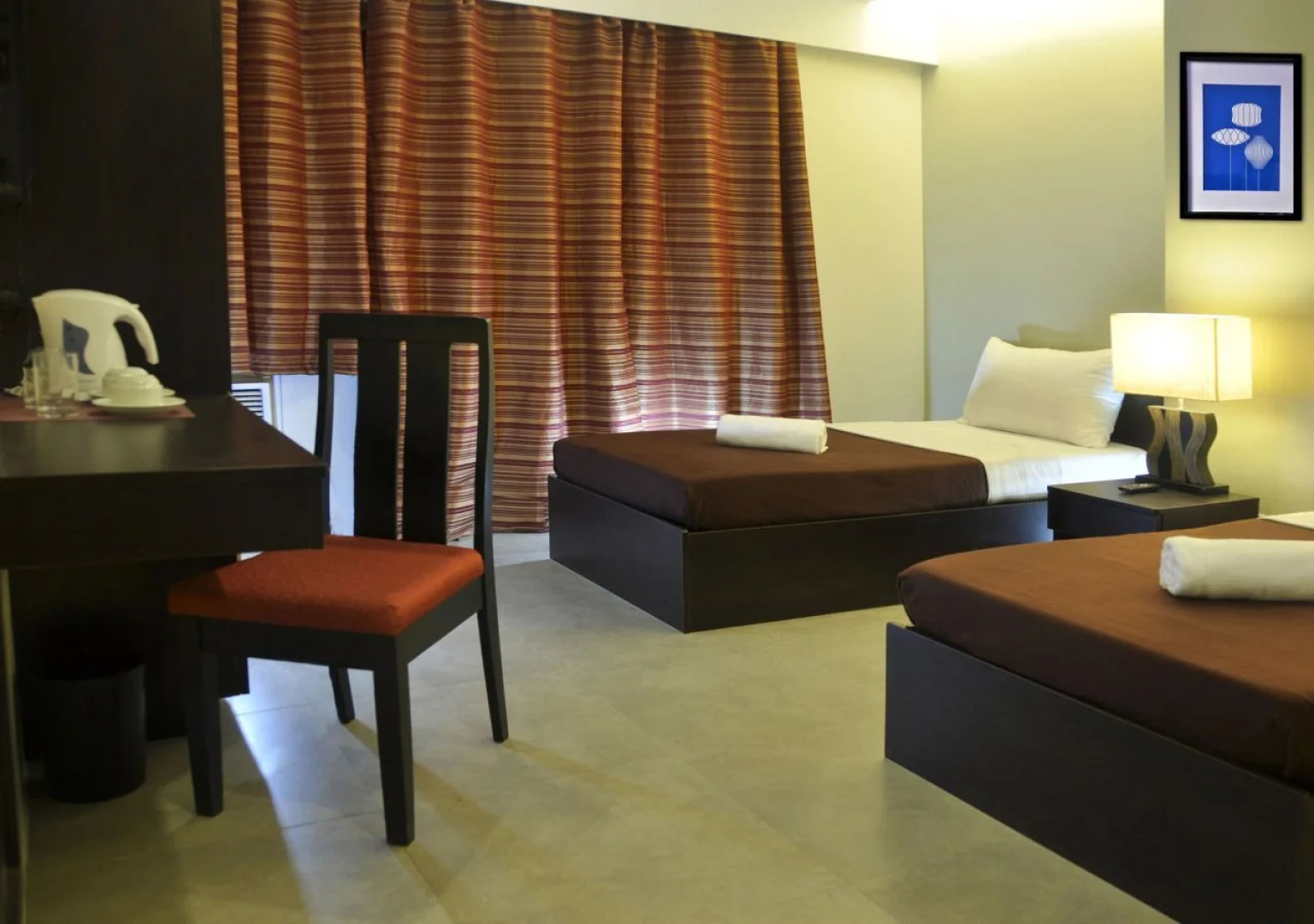 One Hive Hotel and Suites