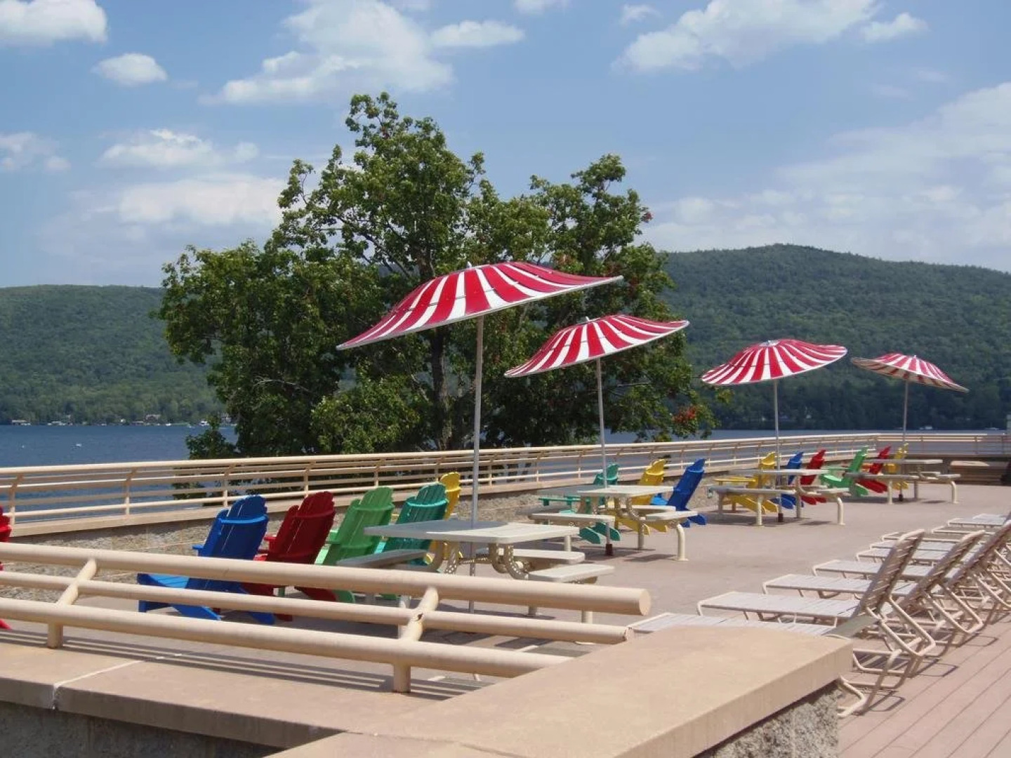 Surfside On The Lake