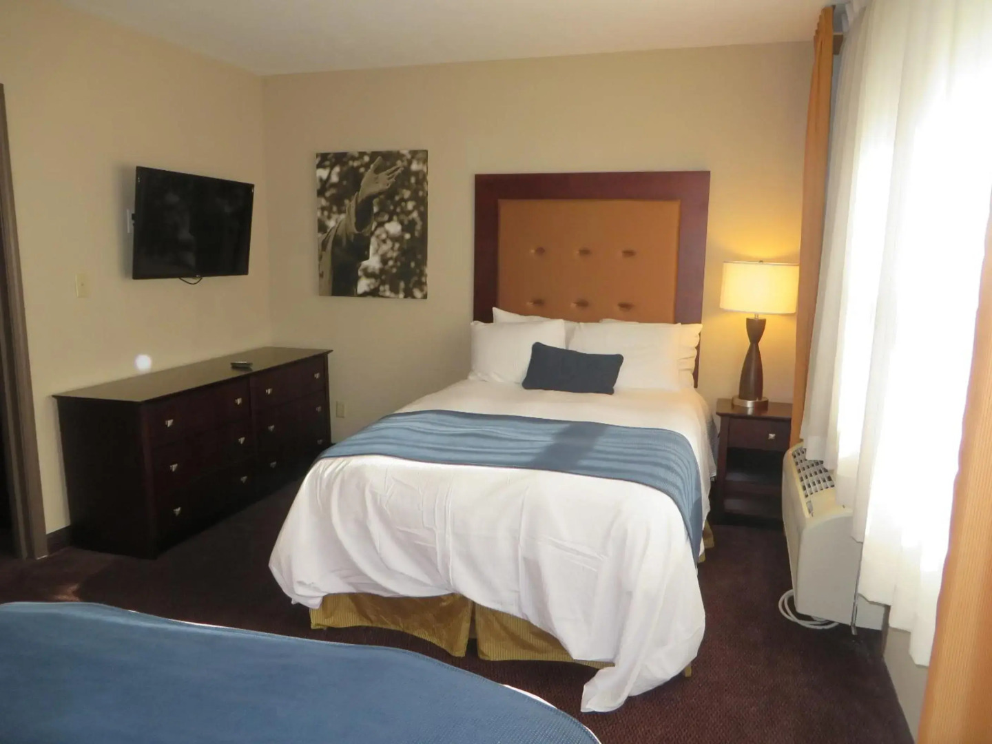 Ivy Court Inn & Suites