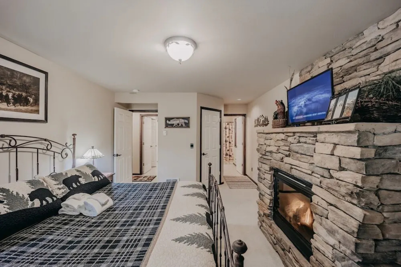 89gs - Hot Tub - Pets Ok - Wifi - Sleeps 4 1 Bedroom Home by RedAwning