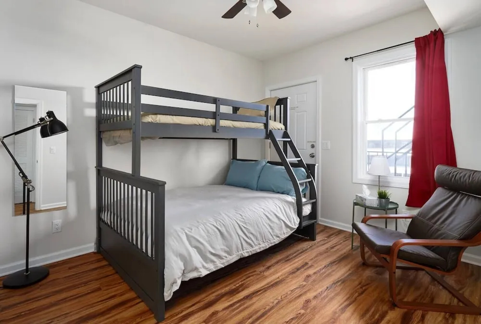 TWO Modern 3BR Apartment PERFECT for GROUPS