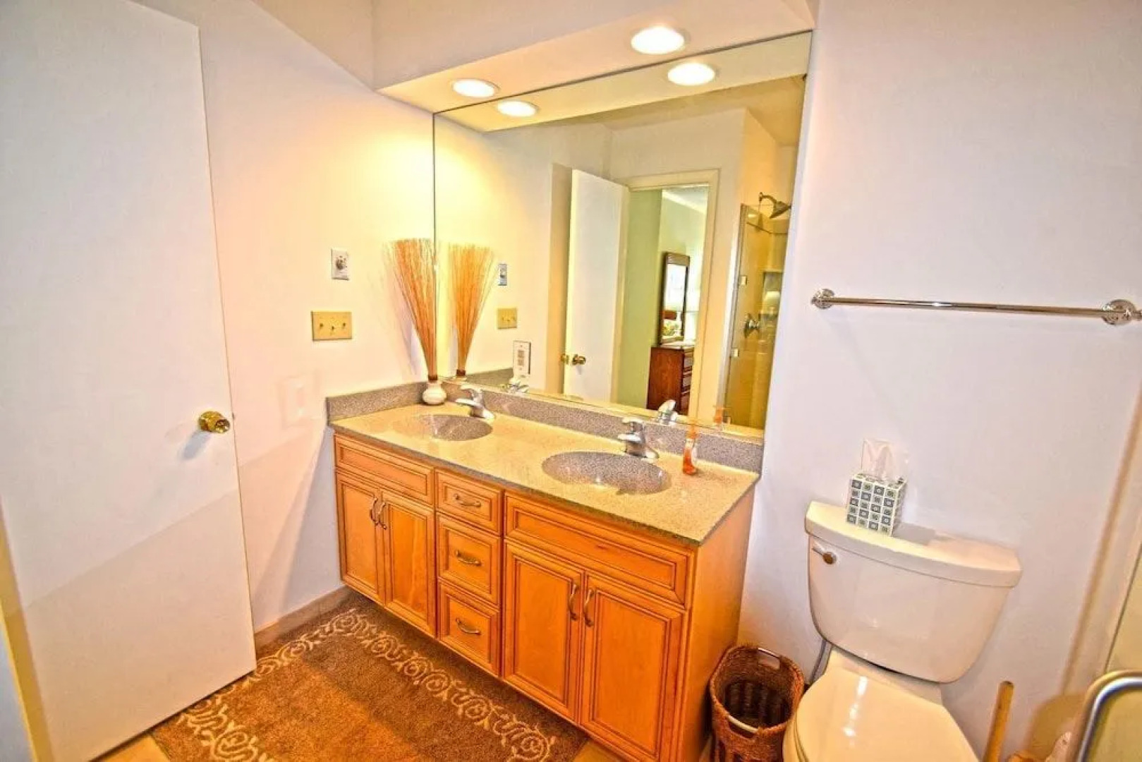 Harbour Island 403m 2 Bedroom Condo by RedAwning