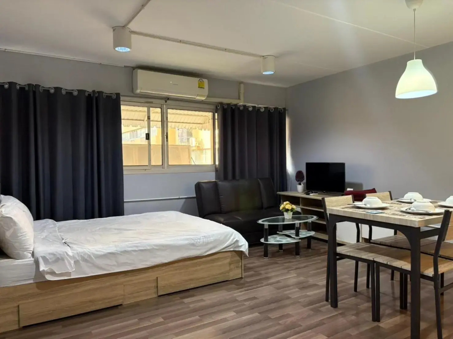 Deluxe at Popular Condo