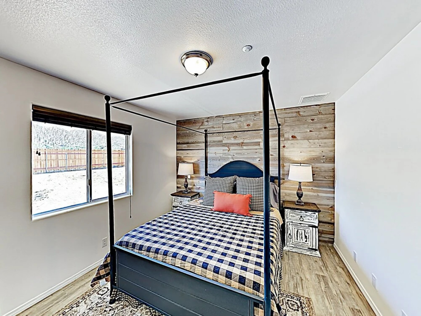 New Listing! Rawhide Ranch, Walk To Pappys 3 Bedroom Home