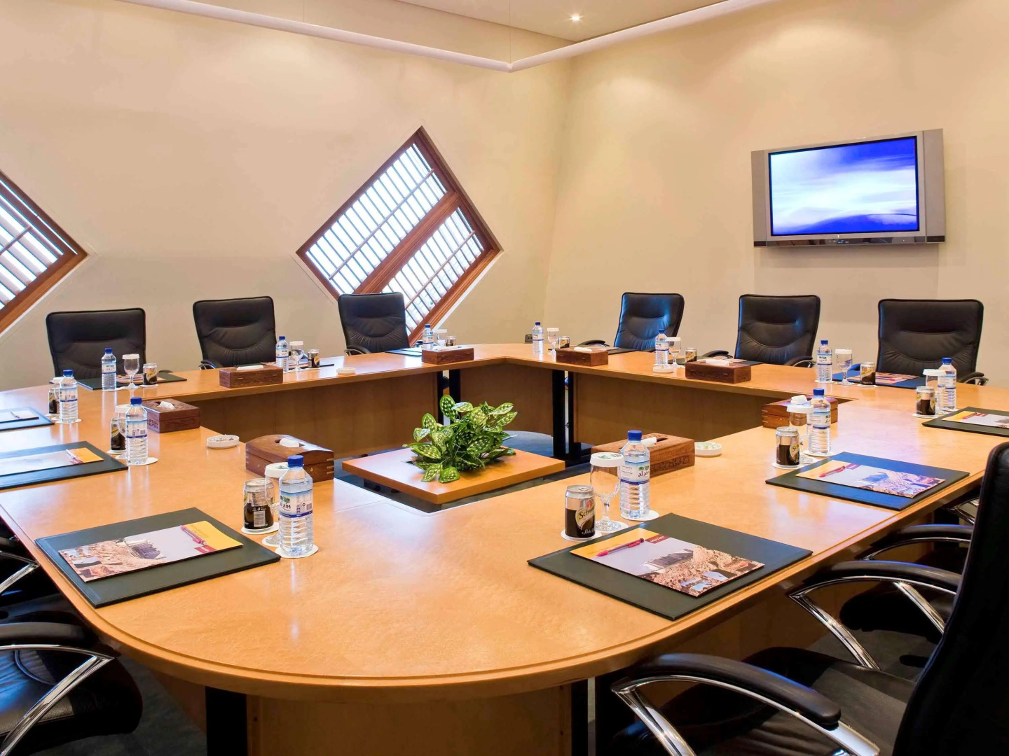 Oryx Grand Jebel Hafeet Hotel