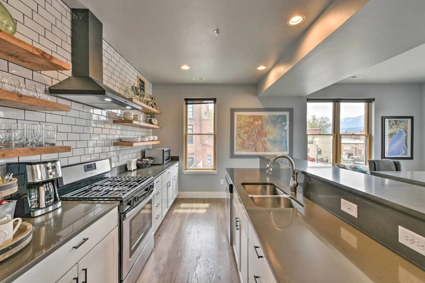 0660: Dtwn Salida Condo w/ Balcony