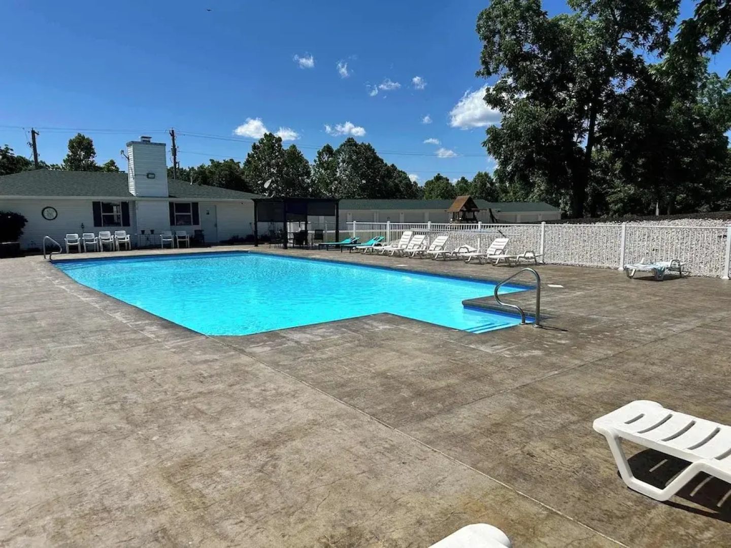 Family Lakefront Oasis Picture Perfect Retreat!