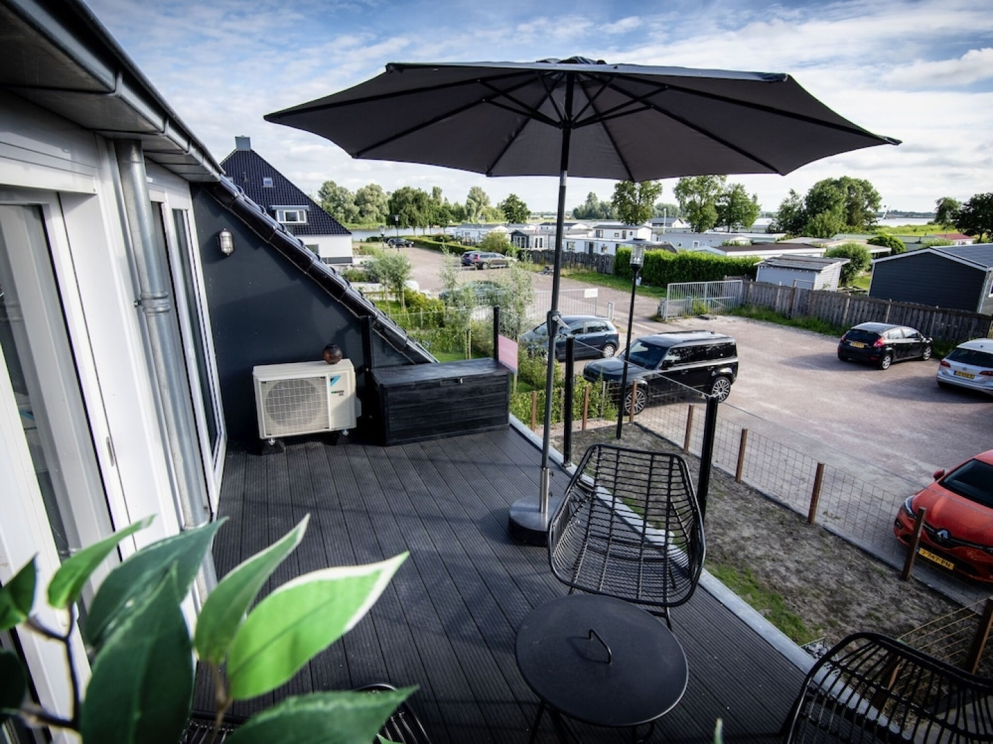 Bright Apartment Within Walking Distance of the Sneekermeer