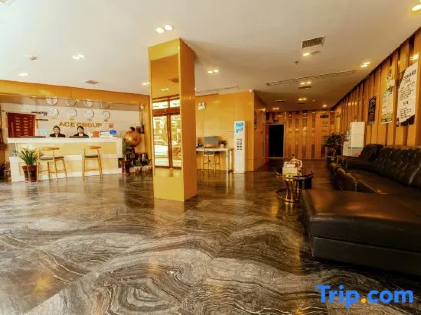 Shigatse Enjoy Eslite Rich Oxygen Hotel (Shenli Times Square Branch)