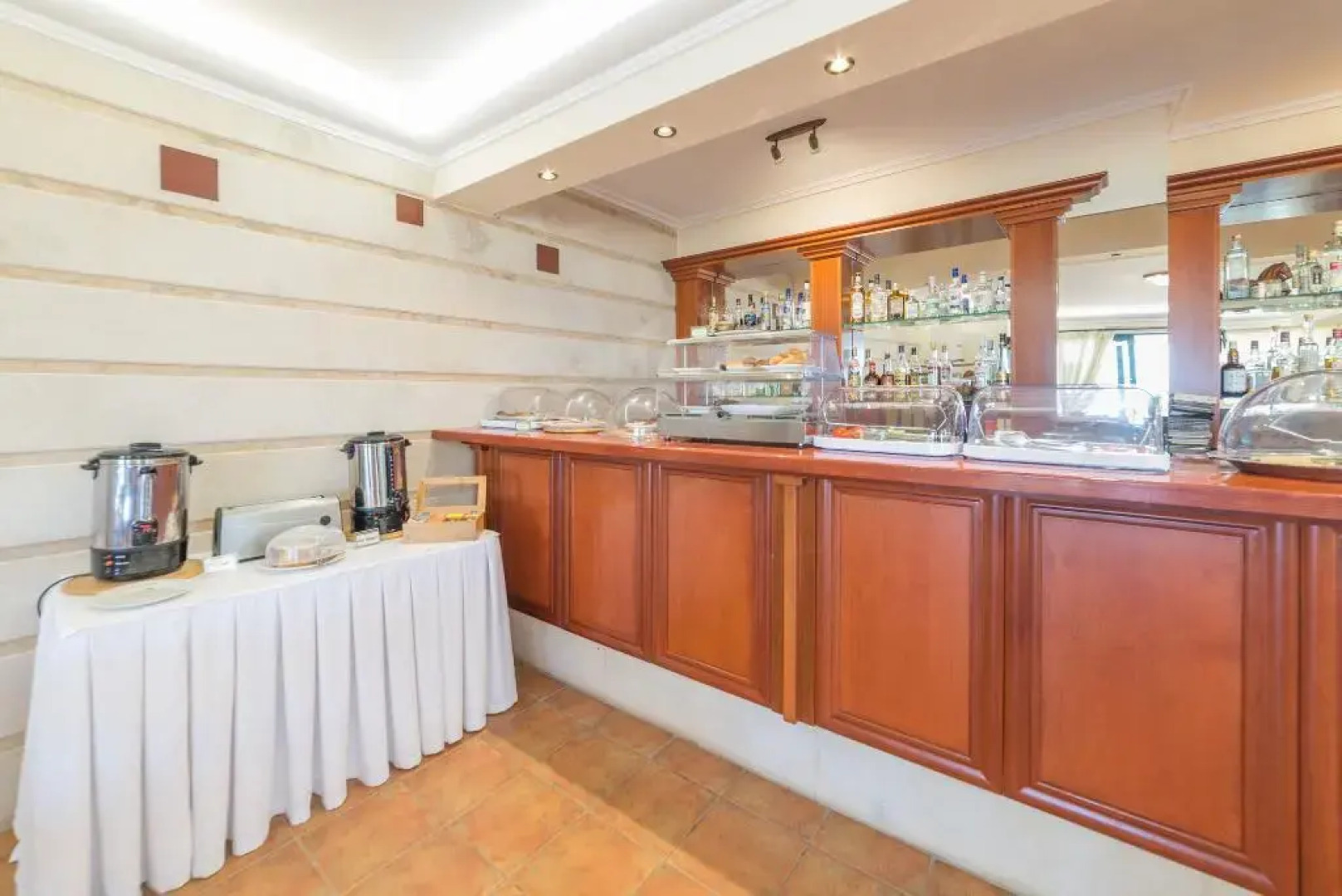 Andreolas Luxury Suites