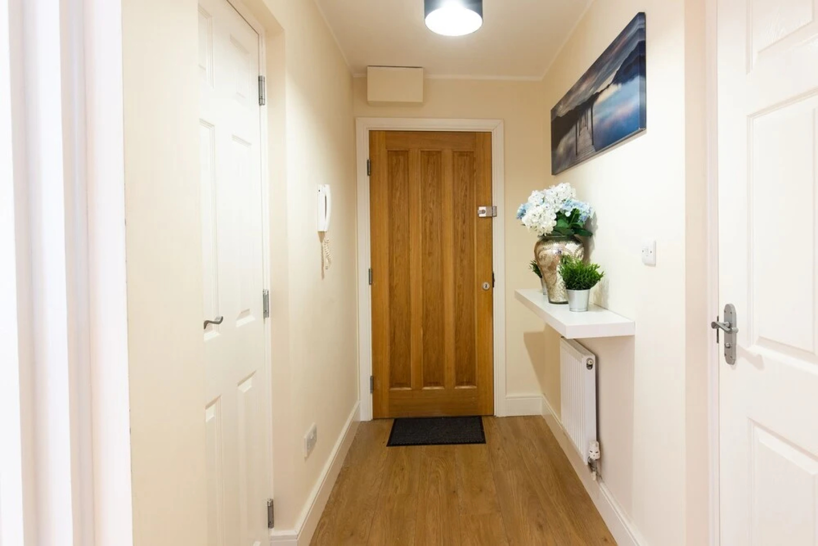 Velvet 1-bedroom Apartment With Balcony, Hoddesdon