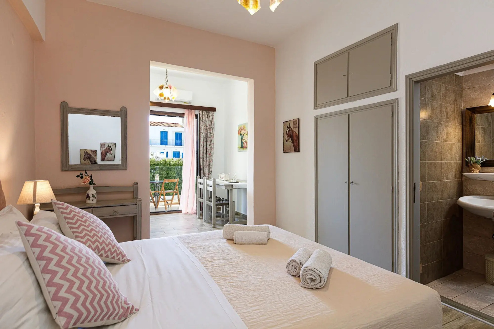 Kasteli Studios & Apartments