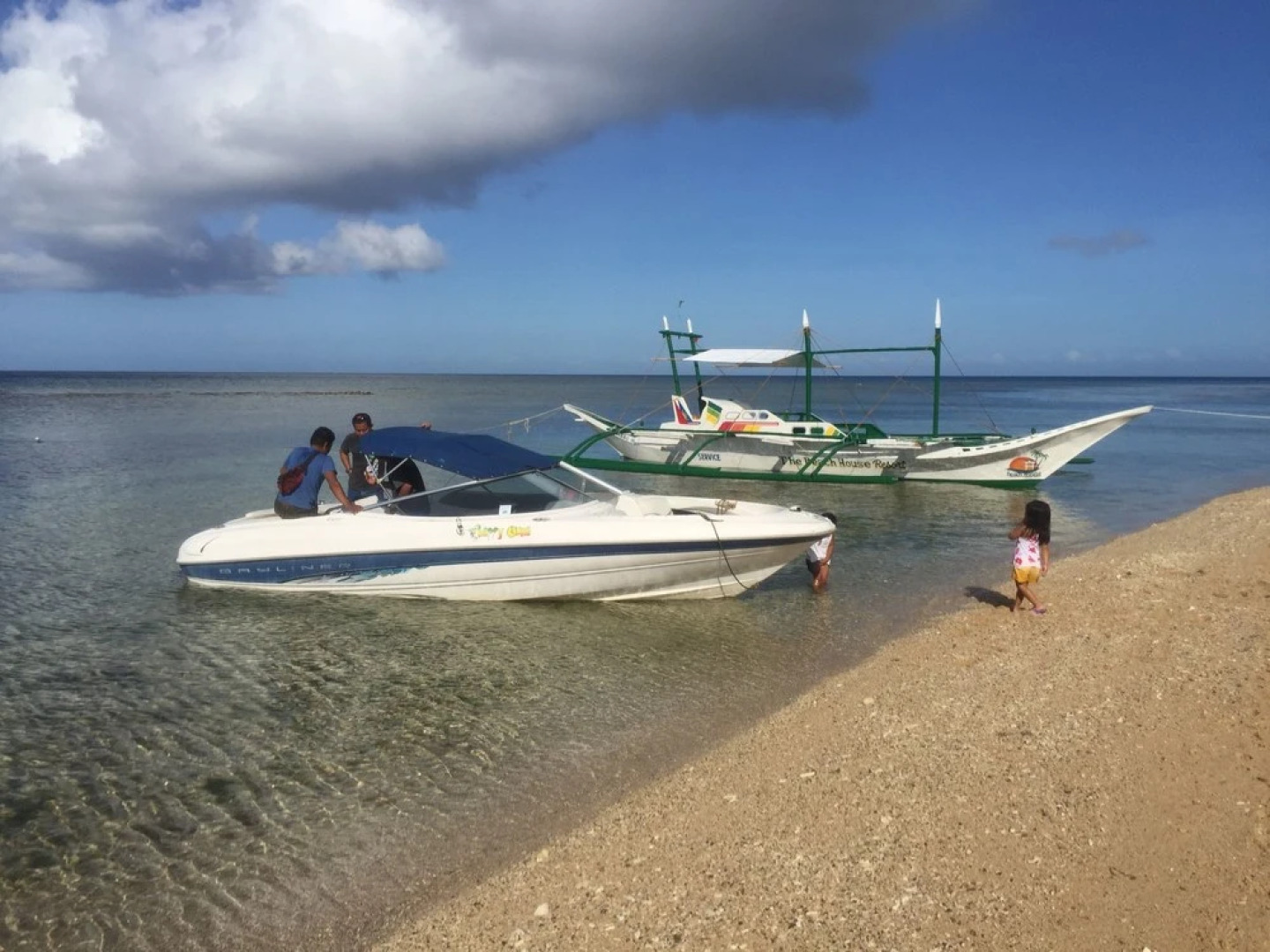 White Beach Dive & Kite Resort Carabao
