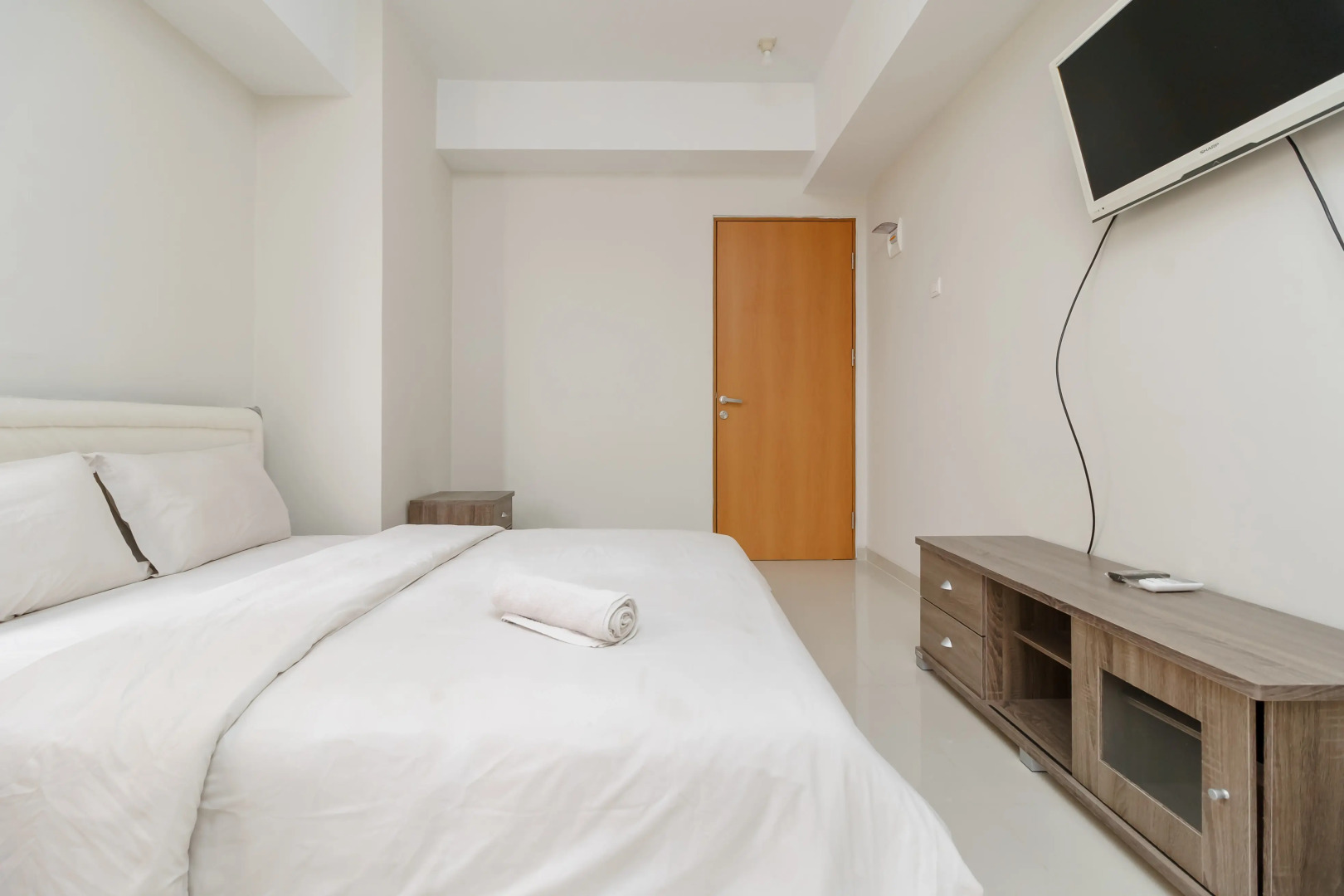 RedDoorz Apartment Syariah @ Green Lake View Cimanggis