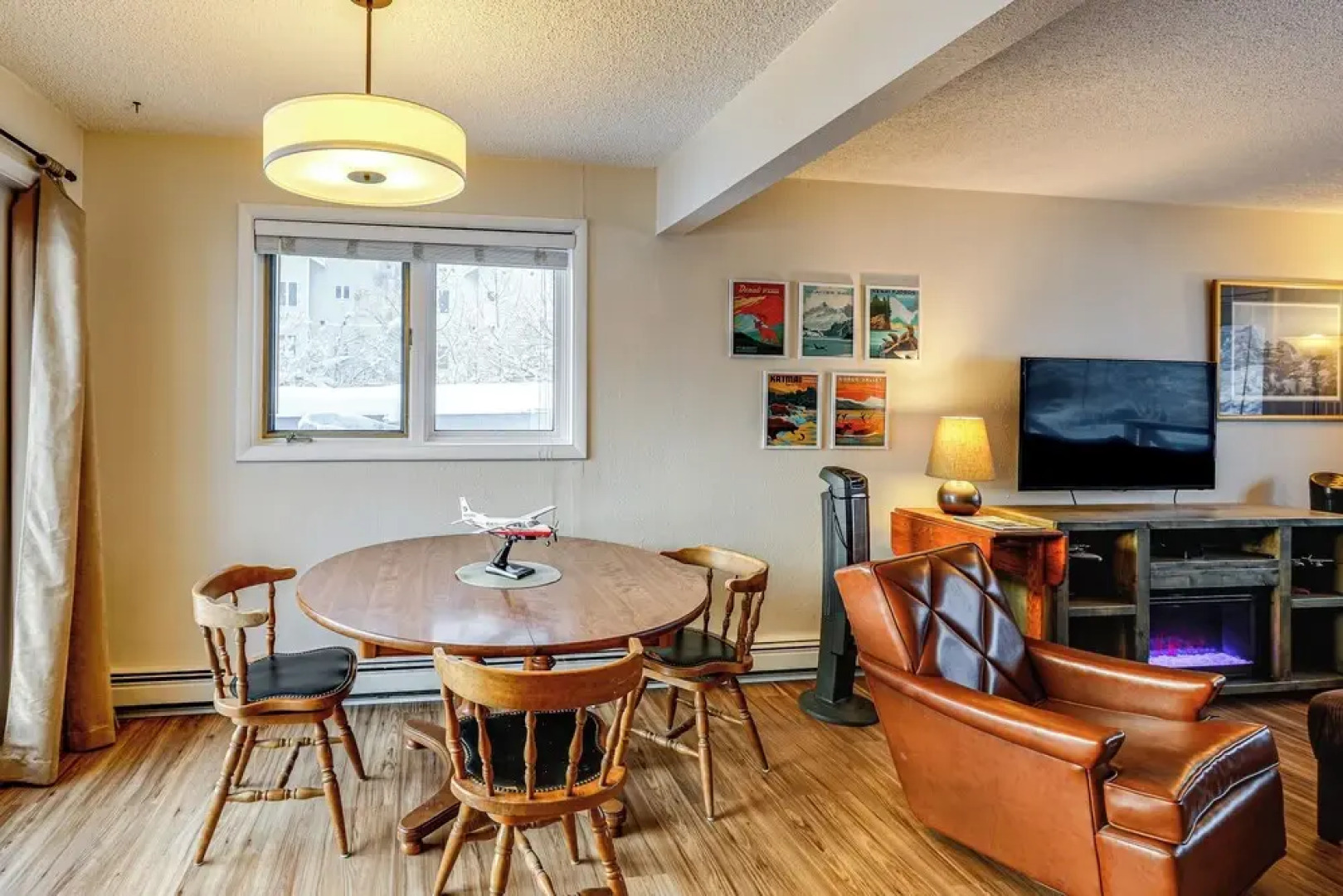 Riverside Retreat: Cozy Fairbanks Home w/ View