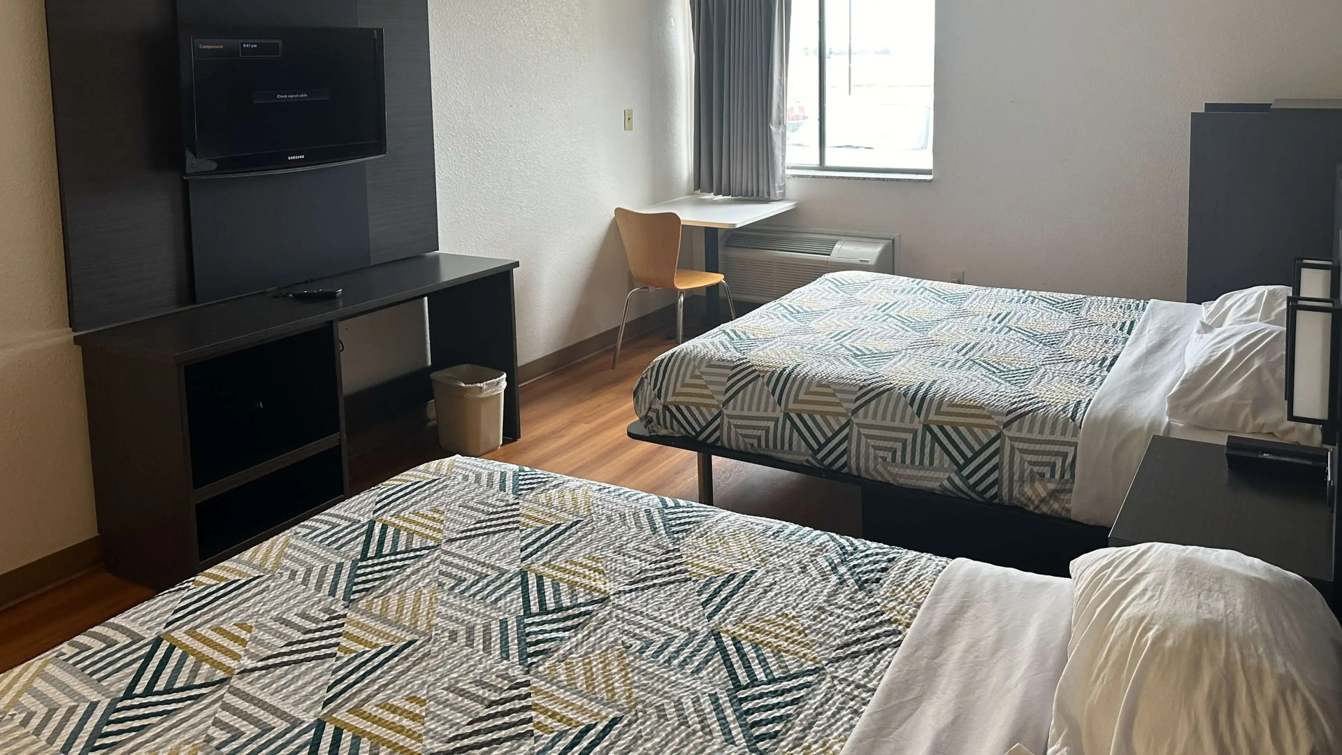 Motel 6 Waterloo, IA