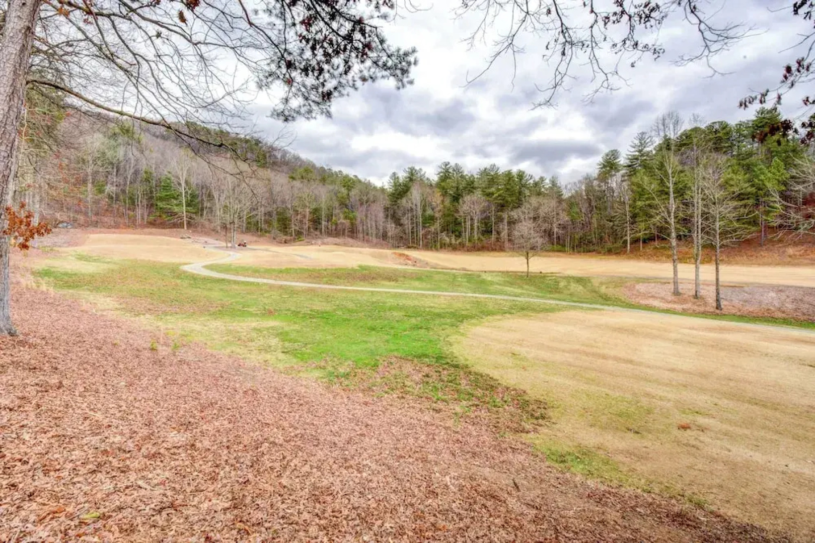 Modern Condo + Golf Course View, Near Hiking!