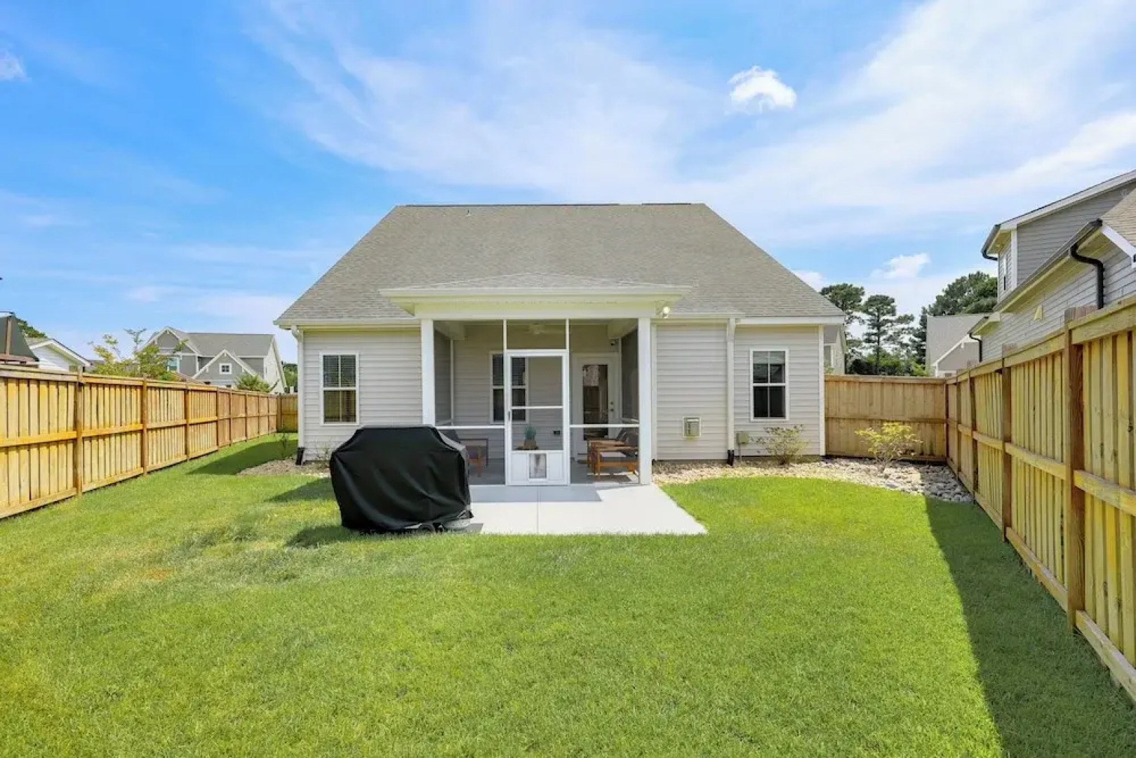 Spacious Home w/ Screened Patio in Wilmington!